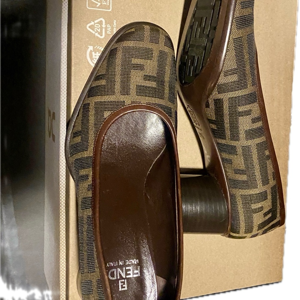 FENDI Monogram Heels - Picture 4 of 12
